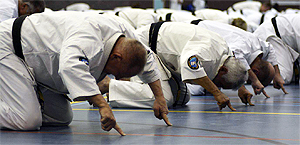 One finger pushups